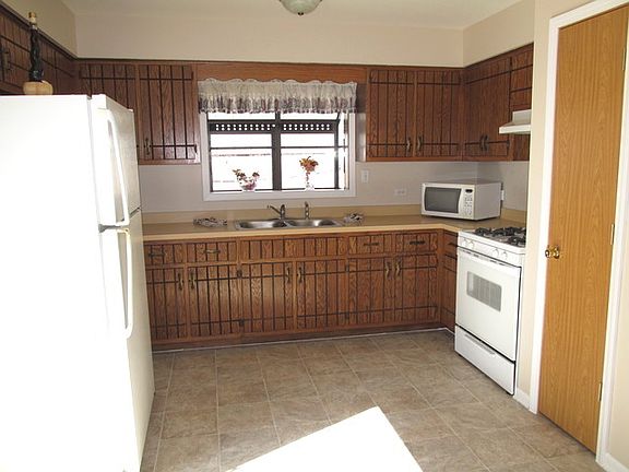 3rd image of 8845 167th St