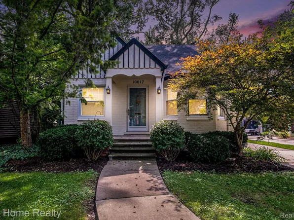 10017 Hart Ave, Huntington Woods, MI 48070