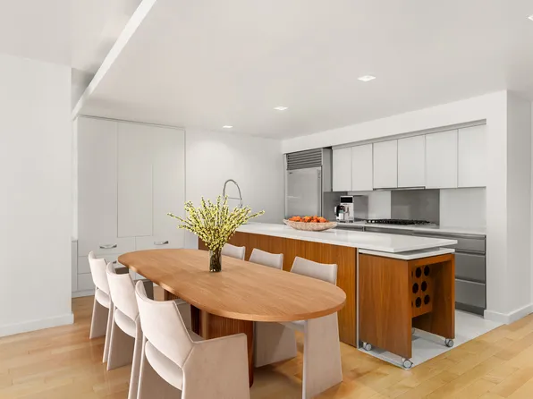 447 West 18th Street GAL2 image 2 of 13