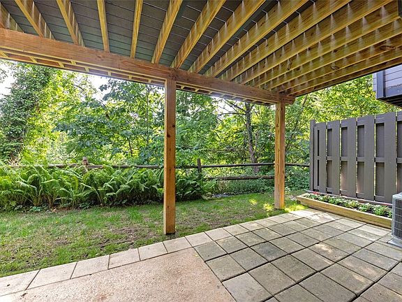 4th image of 254 Rainprint Ln