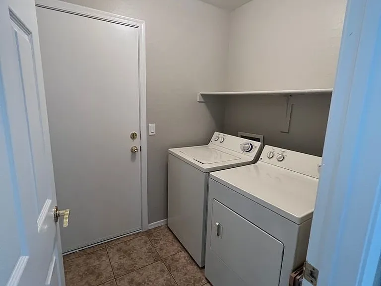 33889 N Barbara Dr — Photo 24