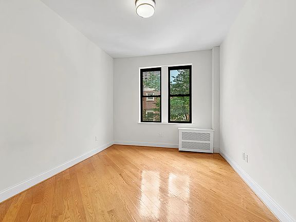 5th image of 226 E 70th St APT 4C