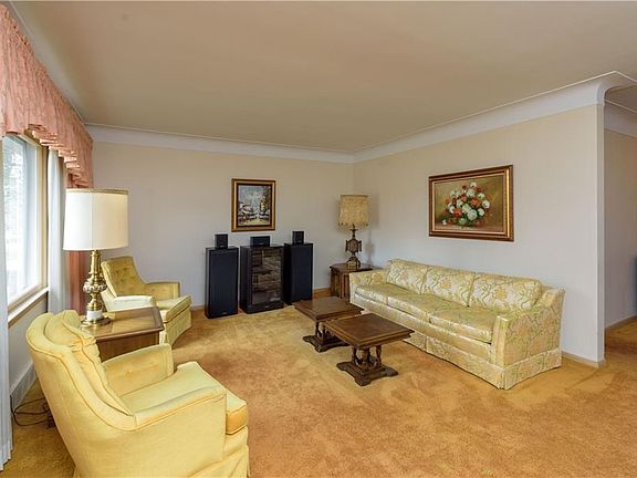 3rd image of 1031 Stanwell Dr