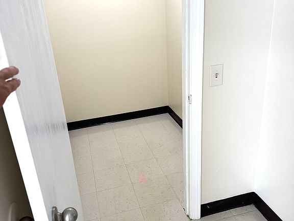 3rd image of 12 Knox St #11435095