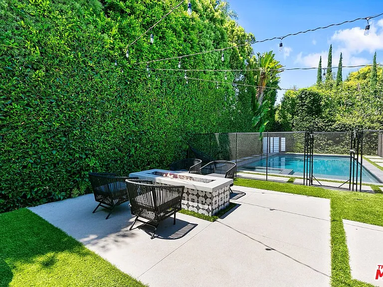 5911 Beckford Ave — Photo 8