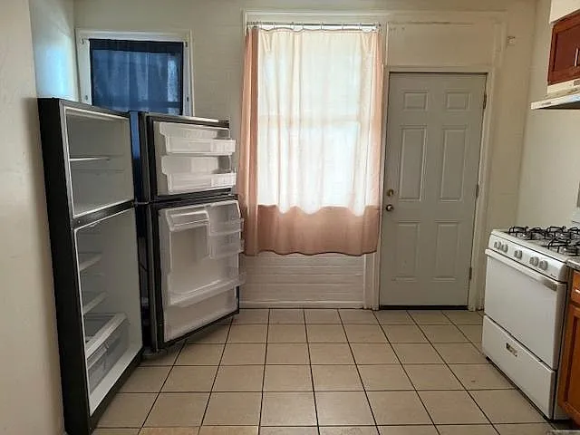 7845 S Cornell Ave #3 — Photo 6