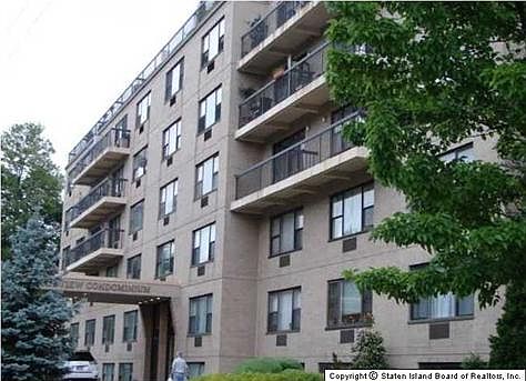 5th image of 175 Zoe St APT 1C