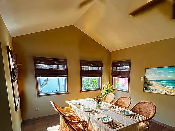 breakfast nook/ DR