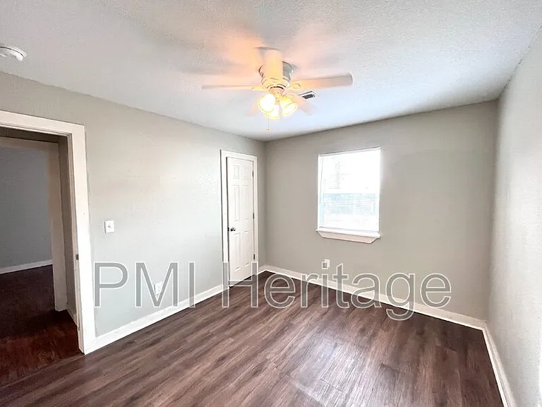 103 W Martin Luther King Jr Blvd #6 — Photo 5