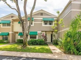 5224 Lake Loop Rd, Fort Lauderdale, FL 33330
