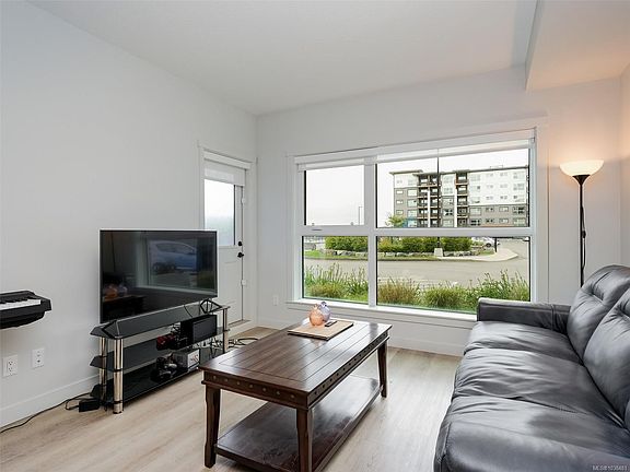 3rd image of 2461 Gateway Rd #108A