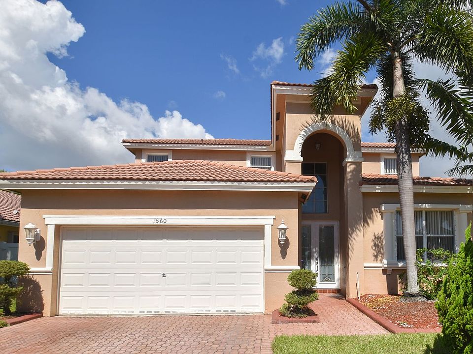 1st image of 1560 SW 194th Ter