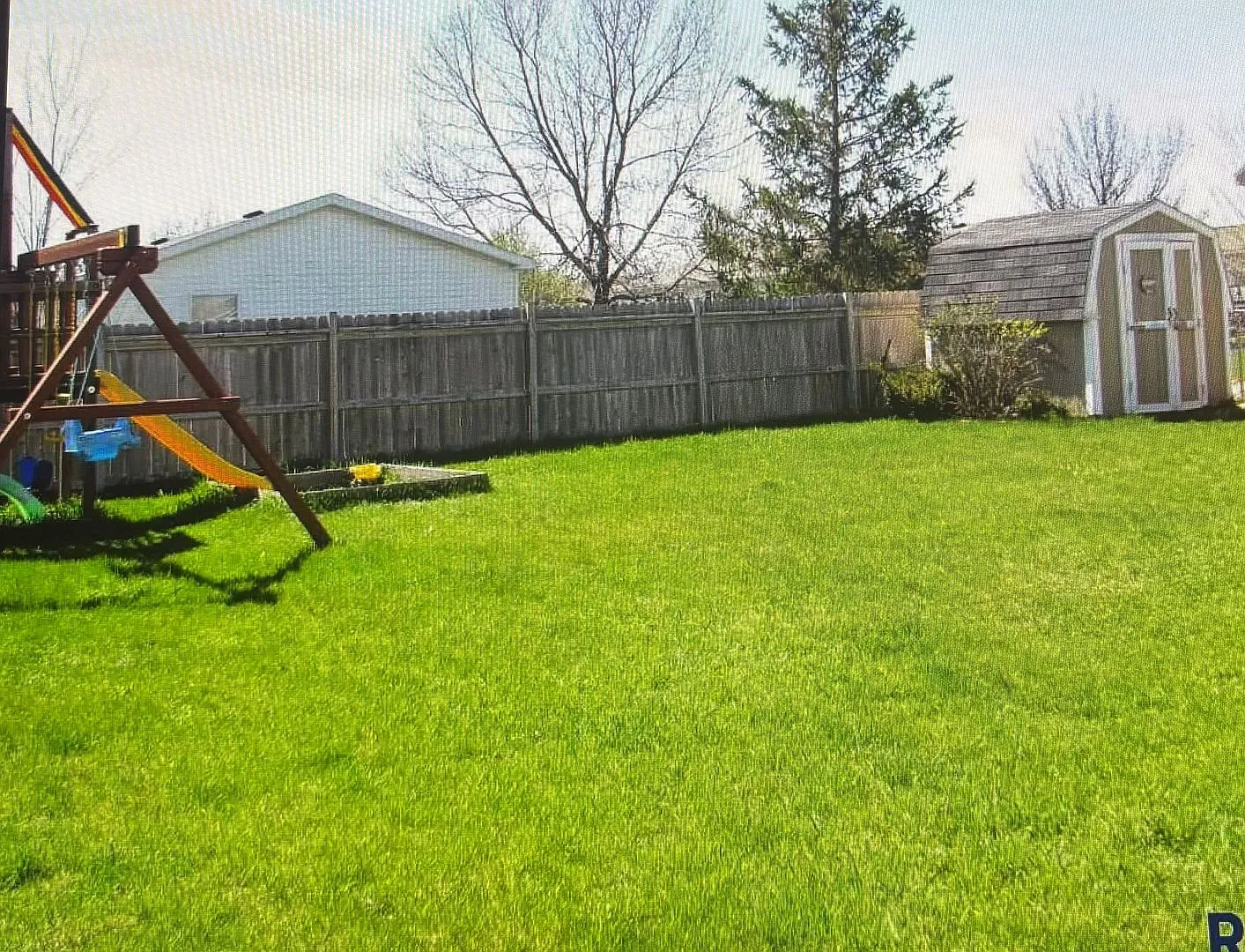 4 Bedroom 2 Bathroom 2Stall Attached Garage FencedIn Yard — Photo 4