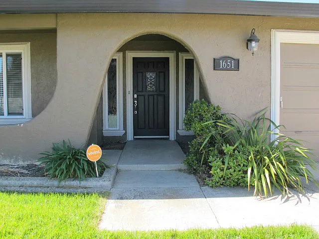 1651 Monte Vista Dr photo 1