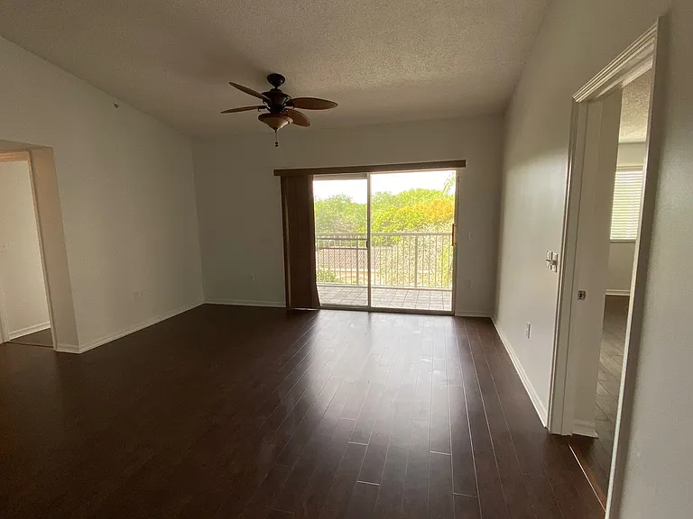 5025 Wiles Rd #303 — Photo 12
