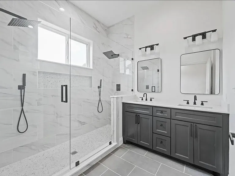 805 Hillside Beach Dr — Photo 3