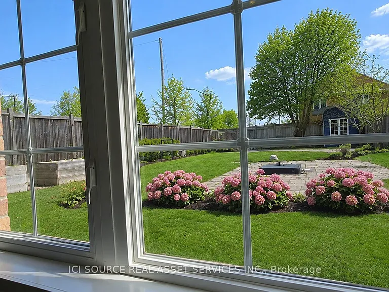 109 Romance Dr #BASEMENT — Photo 12