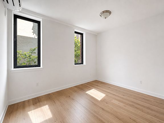 5th image of 1980 Amsterdam Ave #4A