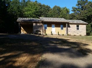 252 Glover Dr, Selmer, TN 38375