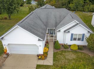 15408 Royal Oak Dr, Middlefield, OH 44062