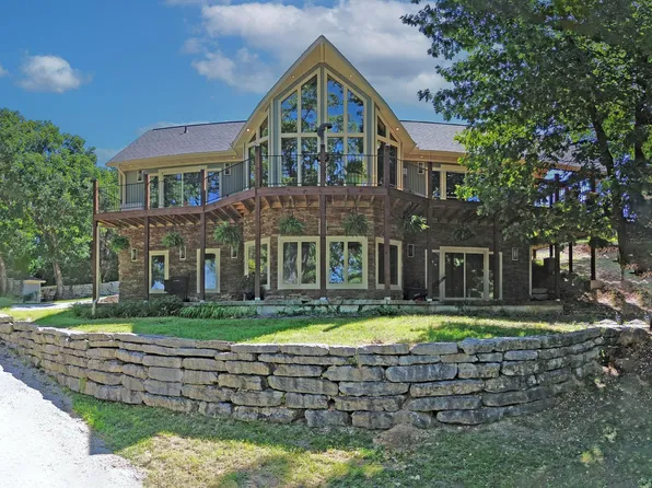 233 Sidehill Drive, Ridgedale, MO 65739