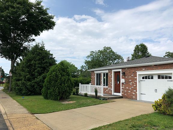 3rd image of 780 Jamaica Blvd