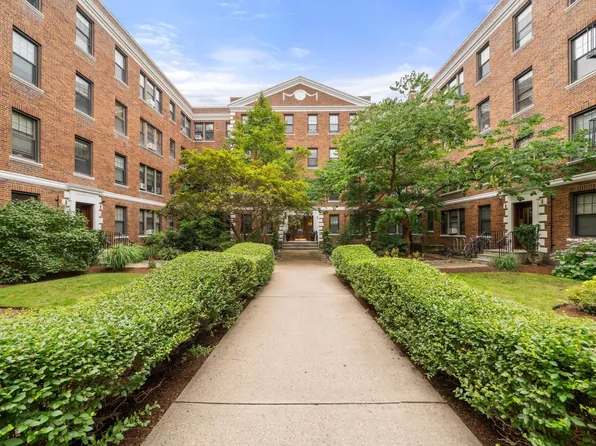 66 Queensberry St APT 218, Boston, MA 02215