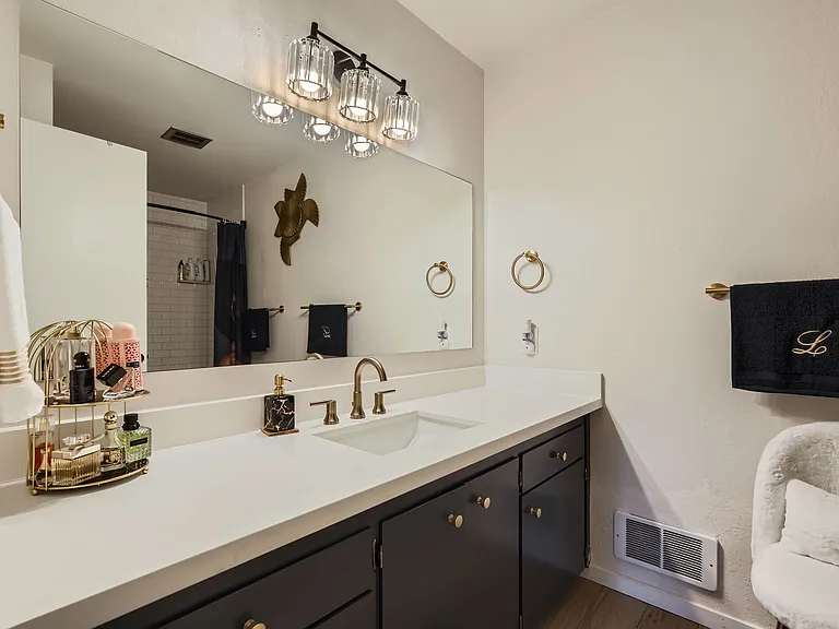 1425 S Puget Dr #301 — Photo 11