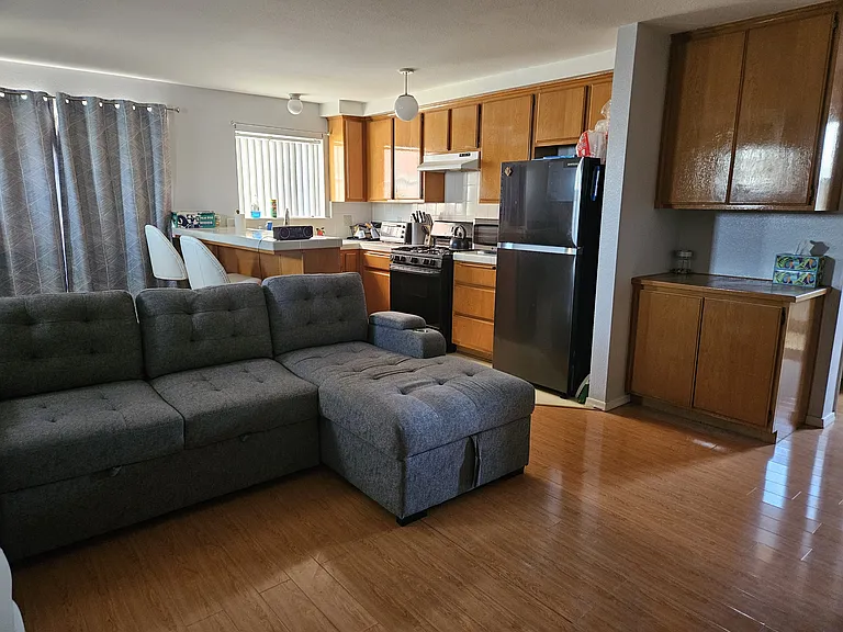 1453 Marine Ave #5 — Photo 9
