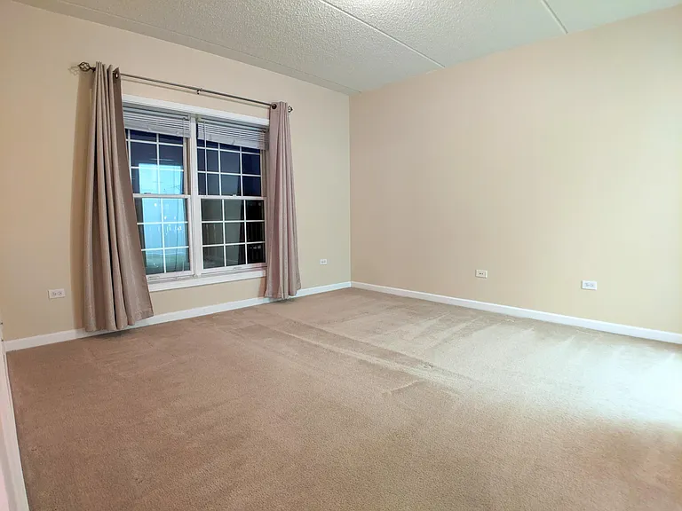 601 W Rand Rd #215 — Photo 8