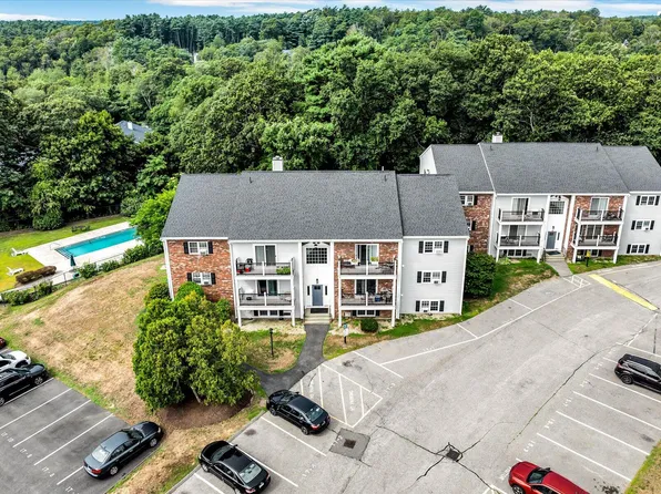 17 Chapel Hill Drive #1, Plymouth, MA 02360