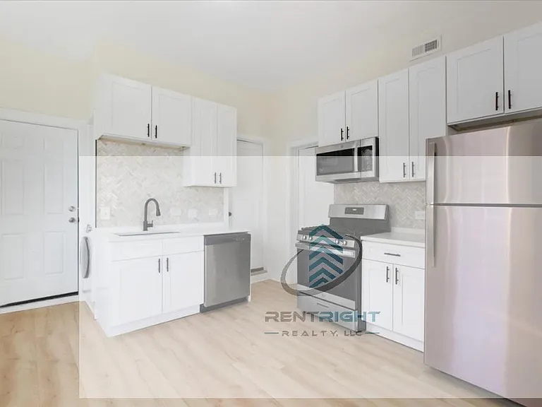 1322 W Ohio St #2R — Photo 5