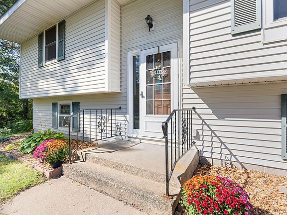 4th image of 26496 Forli Ave