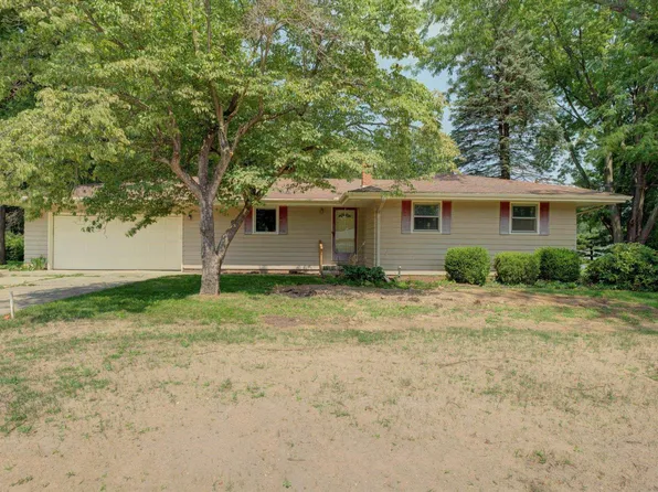 26125 Vista Ln, Elkhart, IN 46517