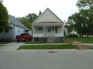 922 11th St, Port Huron, MI