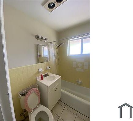 2nd image of 510 NW 13th St #1