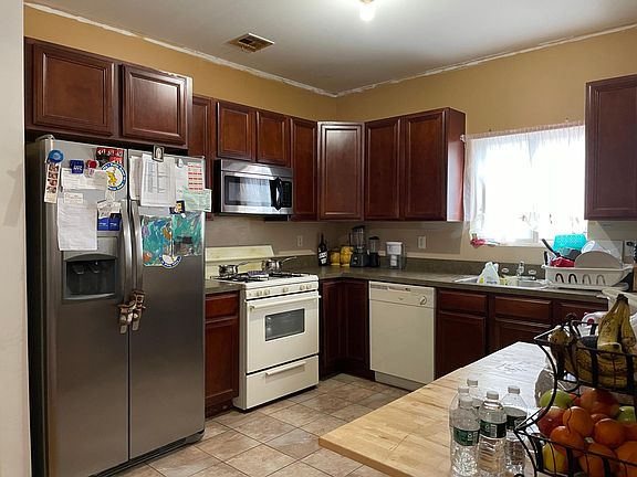 4th image of 101 Titus Ave #1