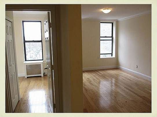 3rd image of 130 E 4th St APT 9