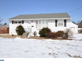 525 Jefferson St, Riverside, NJ 08075