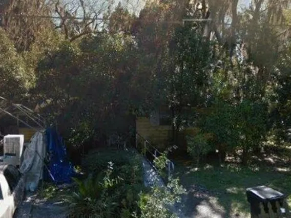 1009 NW 6th Pl, Gainesville, FL 32601