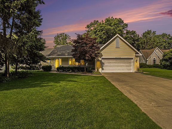 2nd image of 13705 Forest Park Dr