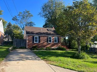 1020 Crawford Dr, Rockville, MD 20851