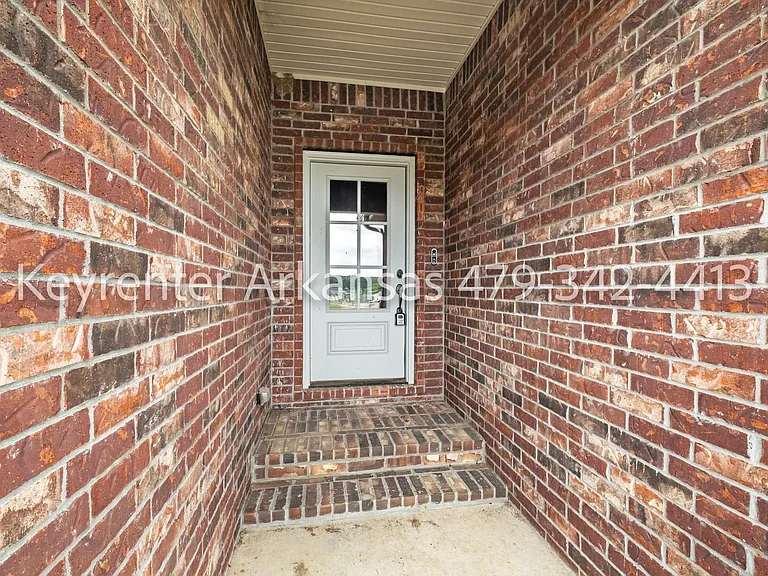 800 E Fallon St — Photo 4