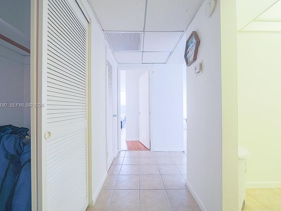 4th image of 19370 Collins Ave APT 622