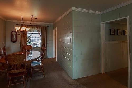 4th image of 694 Ainsley Ave
