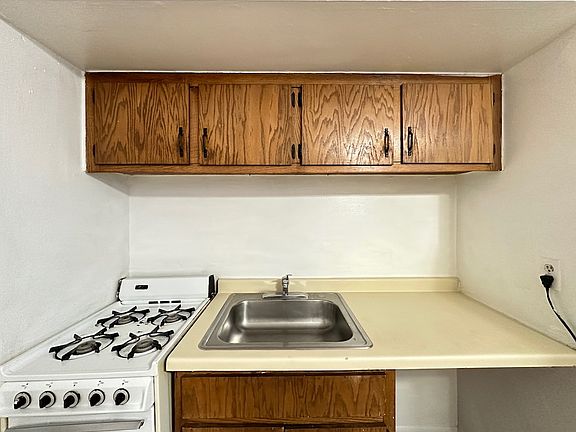 5th image of 4060 N Kenmore Ave #12
