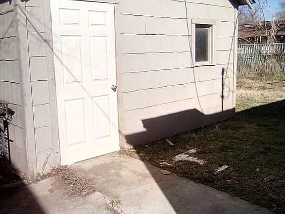 5th image of 610 W Nagel Ave