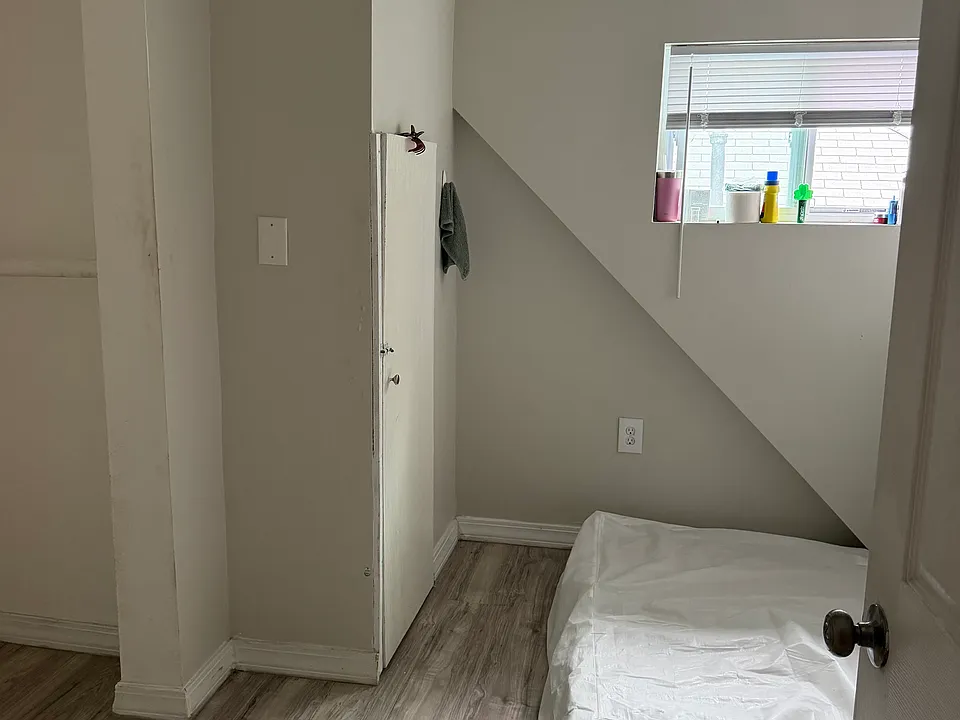 27 Magoun Ave #27A