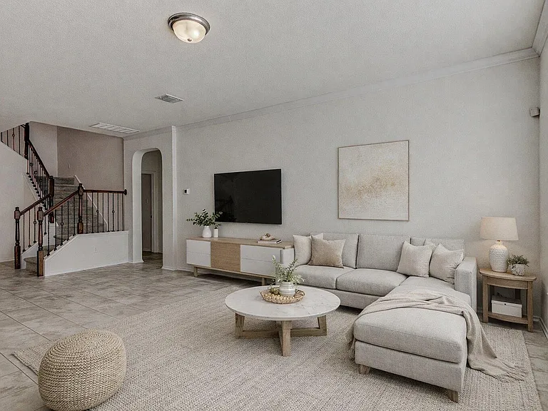 339 Alamosa Dr — Photo 1