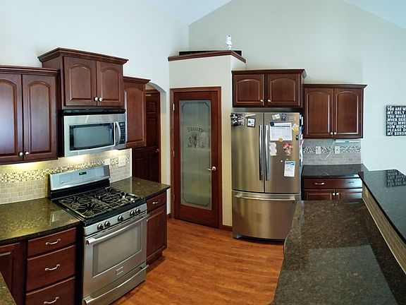 3rd image of 763 Milkweed Ct